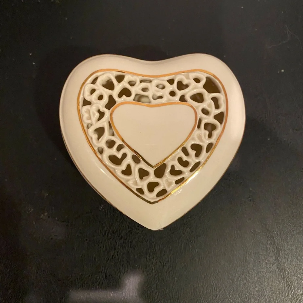 Lenox Heart Shaped Trinket Box w/Lid - Vintage